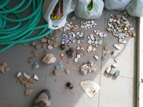 Restos de cerámica encontrados en las tareas de labranza de la tierra